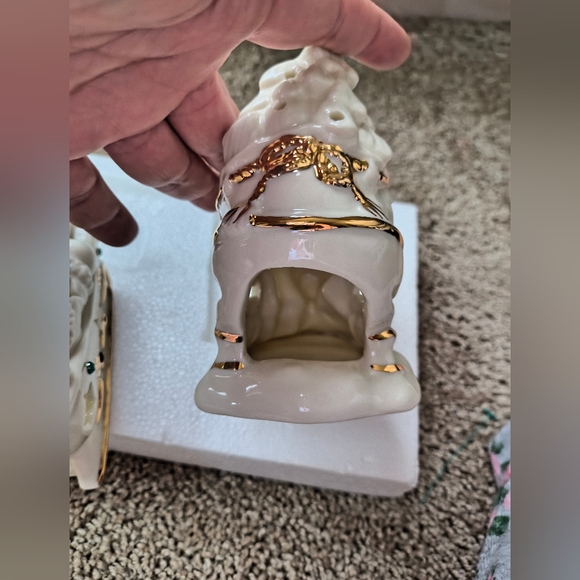 Holiday Home Accents Set of Two Snow Kids Tealight Candle Ceramic - Picture 12 of 16